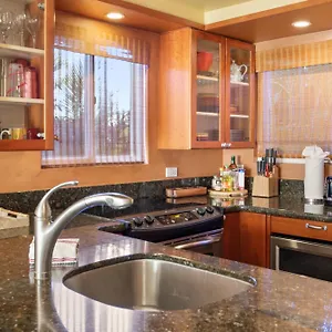  Apartment Orchid Suite, 1 Bedroom, Sleeps 4, Pool & Bbq, Pre-Renovation Summer Sale United States