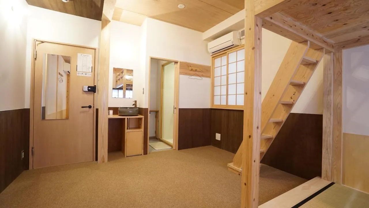 Apartment Poly Hostel 2 Namba Osaka Japan