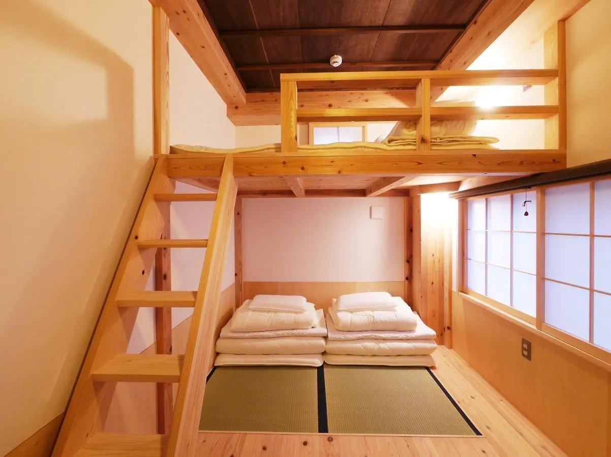 Poly Hostel 2 Namba Osaka Apartment