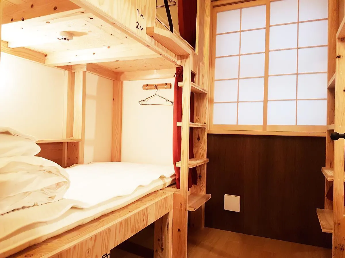 Poly Hostel 2 Namba Osaka Apartment