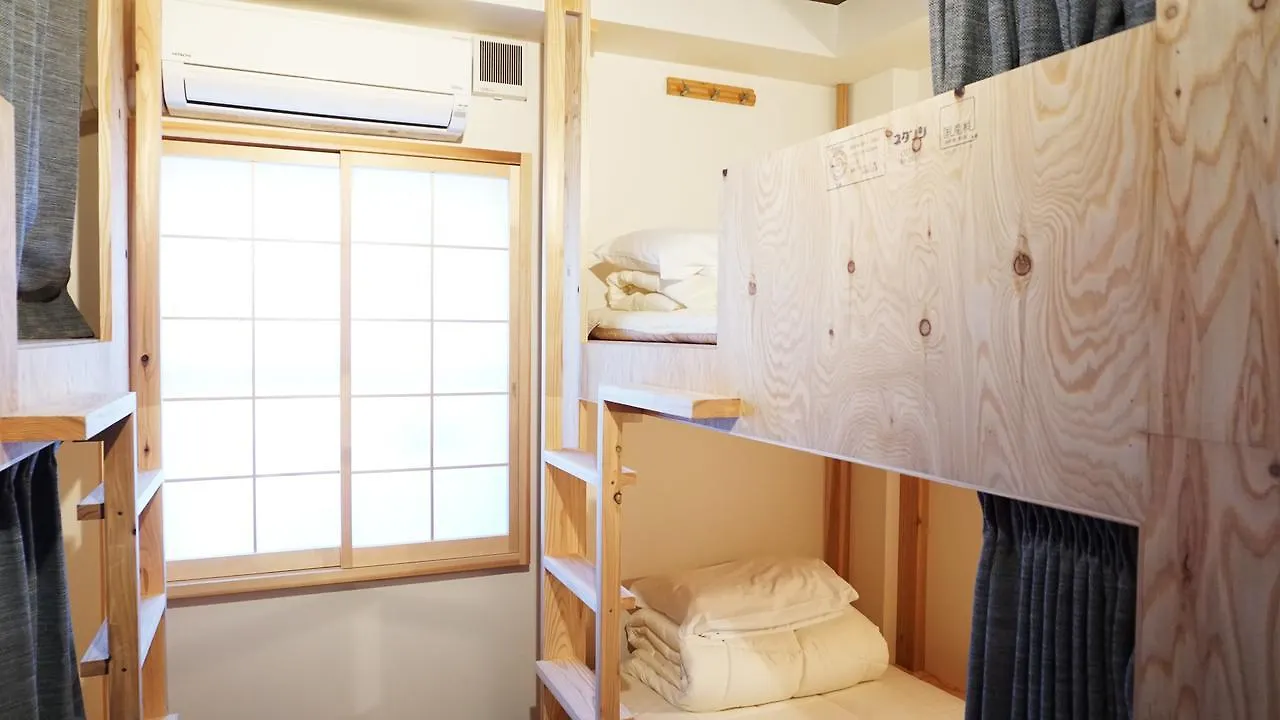 Poly Hostel 2 Namba Osaka Apartment