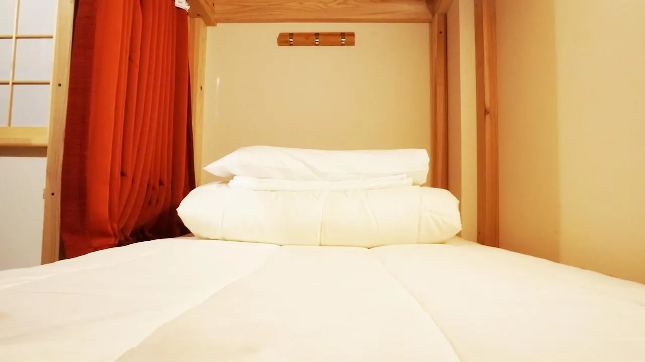 Poly Hostel 2 Namba Osaka Apartment